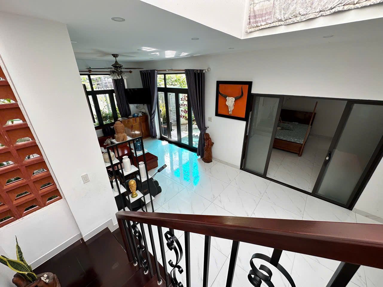 Nhà góc 2 mặt tiền, ô tô đỗ cửa, sở hữu ngay 155m2 giá hời