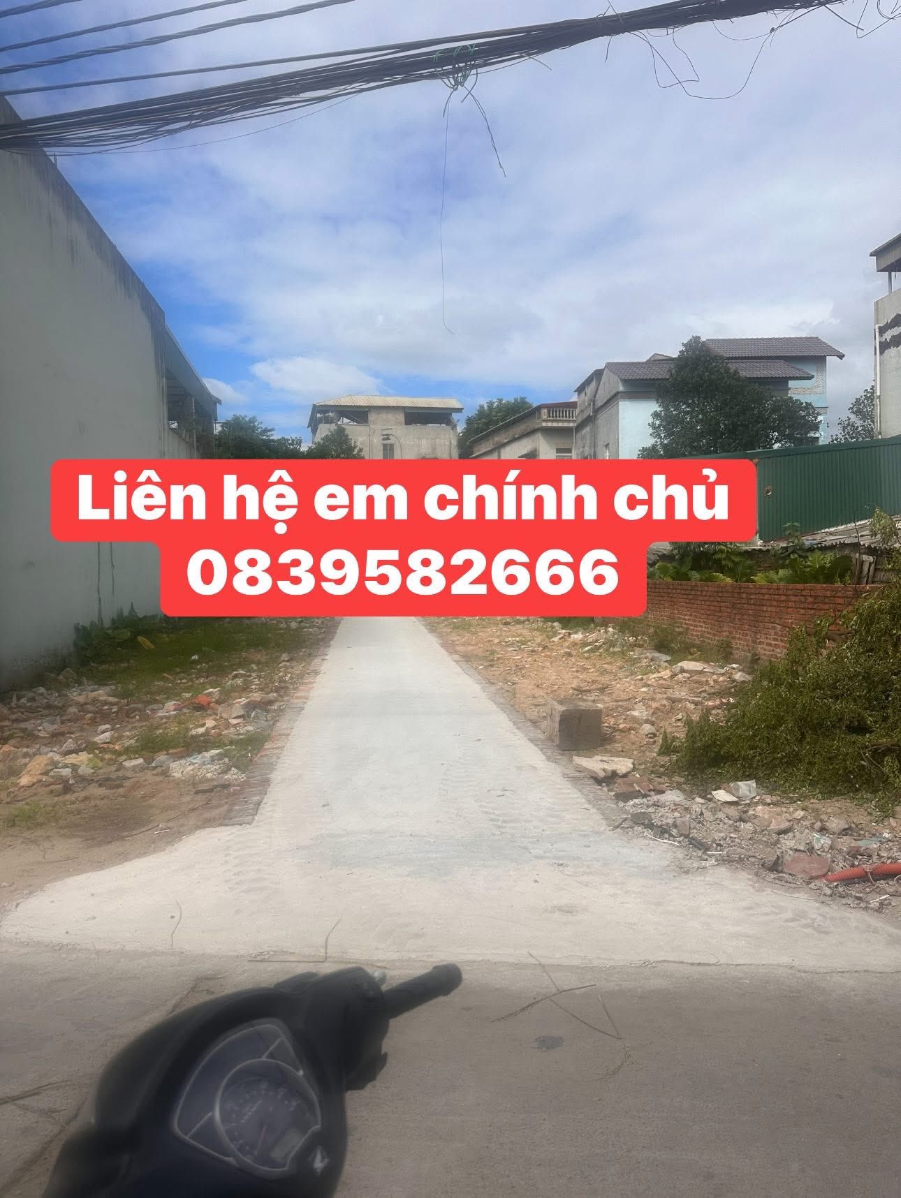 Lô góc hai mặt đường, kinh doanh sầm uất, sổ đỏ nét căng