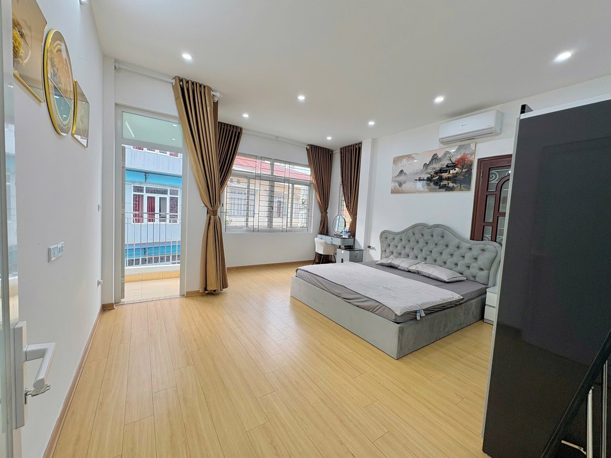 Cho thuê căn hộ 60m2 full đồ, ngõ 379 Đội Cấn, Ba Đình