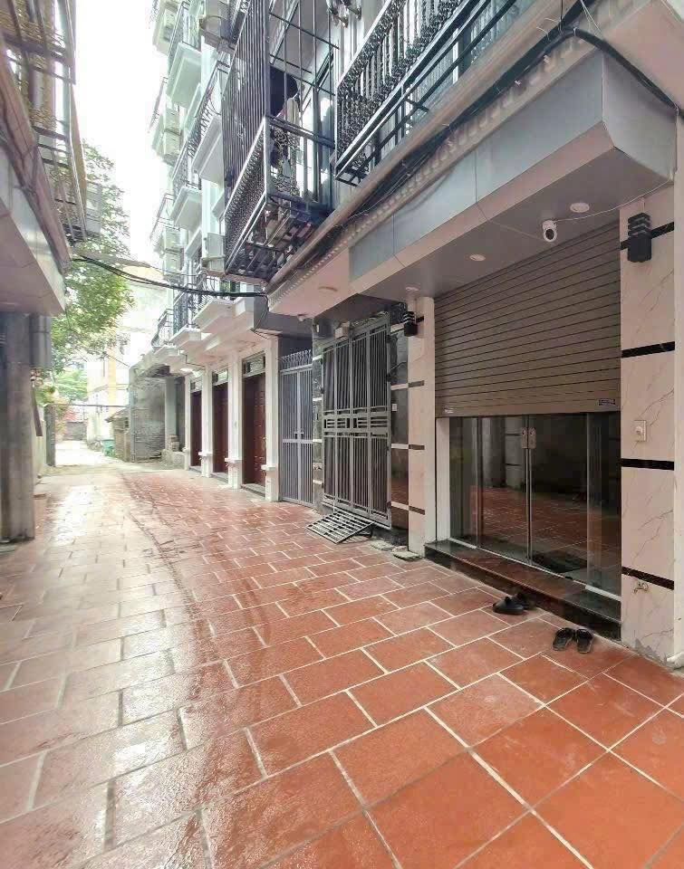 Nhà đẹp ngõ thông Kim Chung, ô tô đỗ gần, tặng nội thất, sổ đỏ vuông vắn