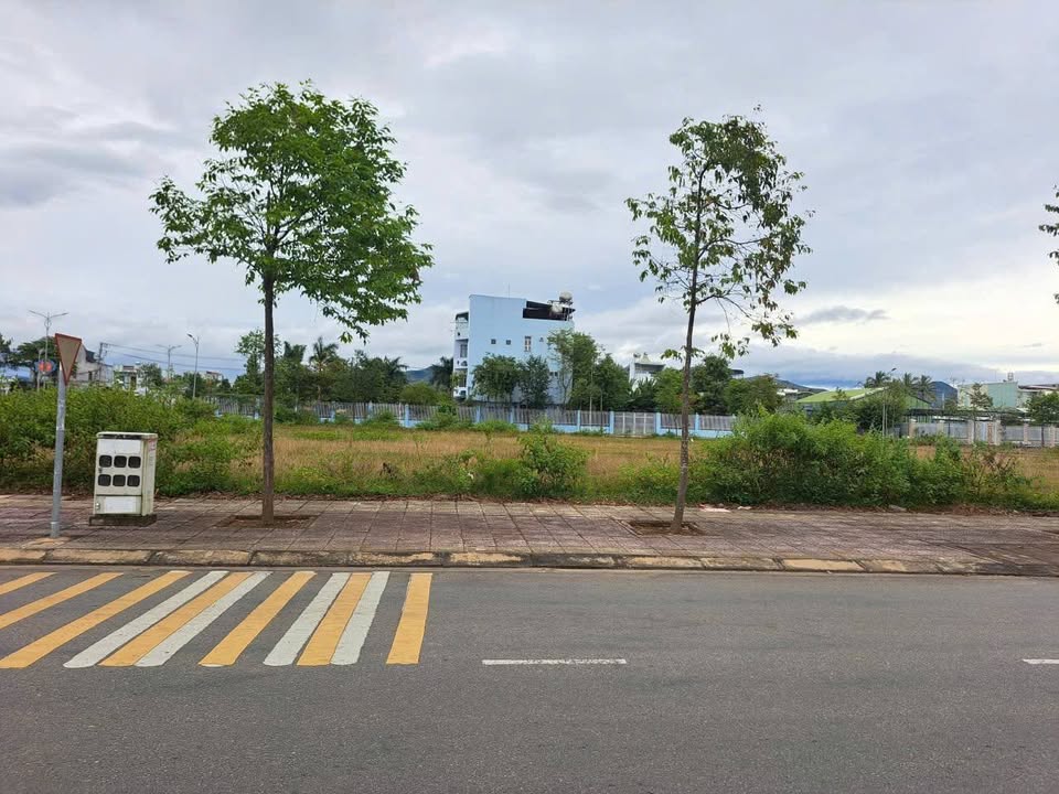 Bán đất vị trí đẹp, mặt tiền rộng tại khu Nam Đắk Bla, Kon Tum