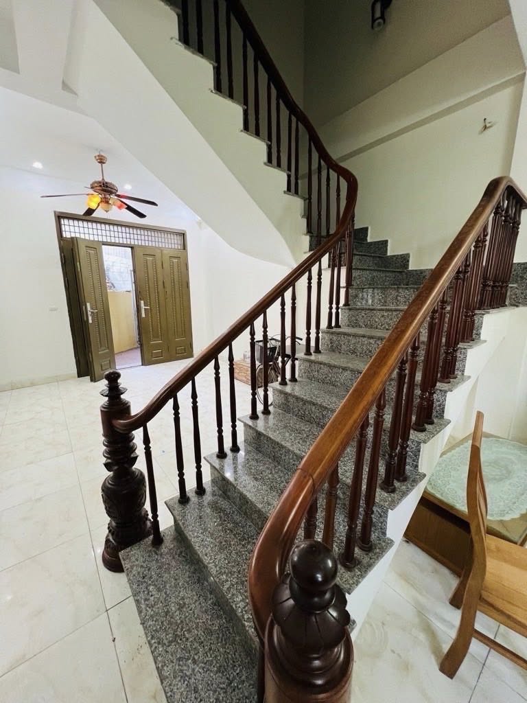Nhà 4 tầng đẹp, sát bến xe Yên Nghĩa, Hà Đông - Gía chỉ 5 tỷ