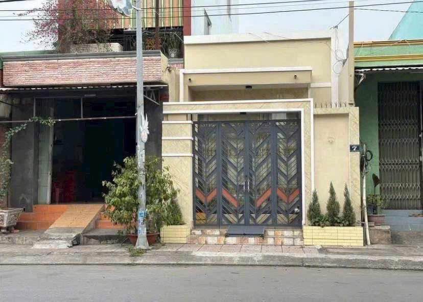Nhà mặt tiền Nguyễn Văn Tuôi, Bến Lức - Giá mềm chỉ 4 tỷ