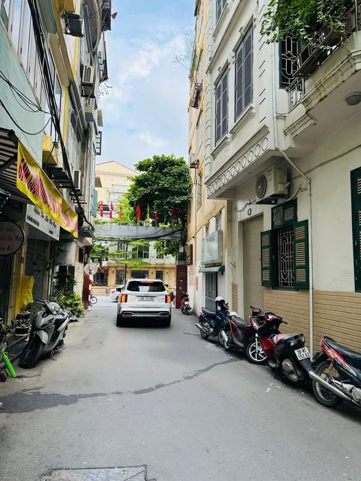 Nhà 5 tầng, 35m2, ô tô tránh, trung tâm Đống Đa, Hà Nội