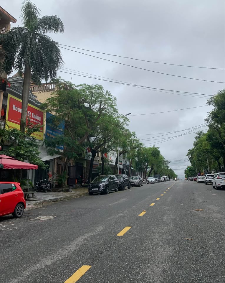 Siêu phẩm nhà 2 tầng mặt tiền Đào Tấn, ngay ngã 4 đắc địa, giá chỉ 4.6 tỷ