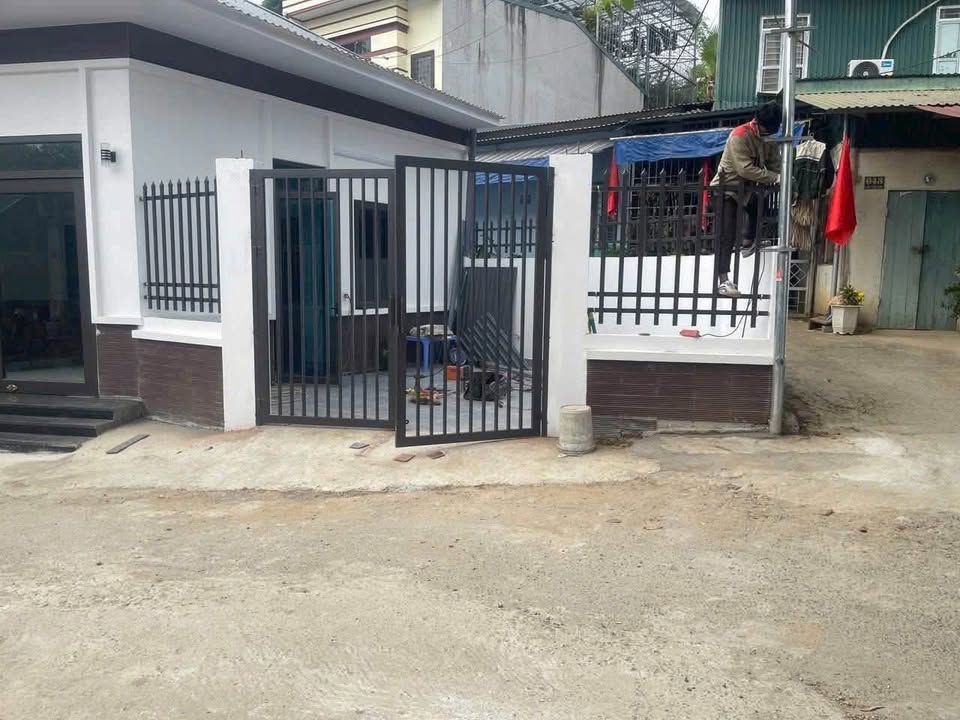 Chính chủ cần bán gấp căn nhà cấp 4 tại đường Tùng Tung B6, giáp Nguyễn Danh Phương, tỉnh Lào Cai