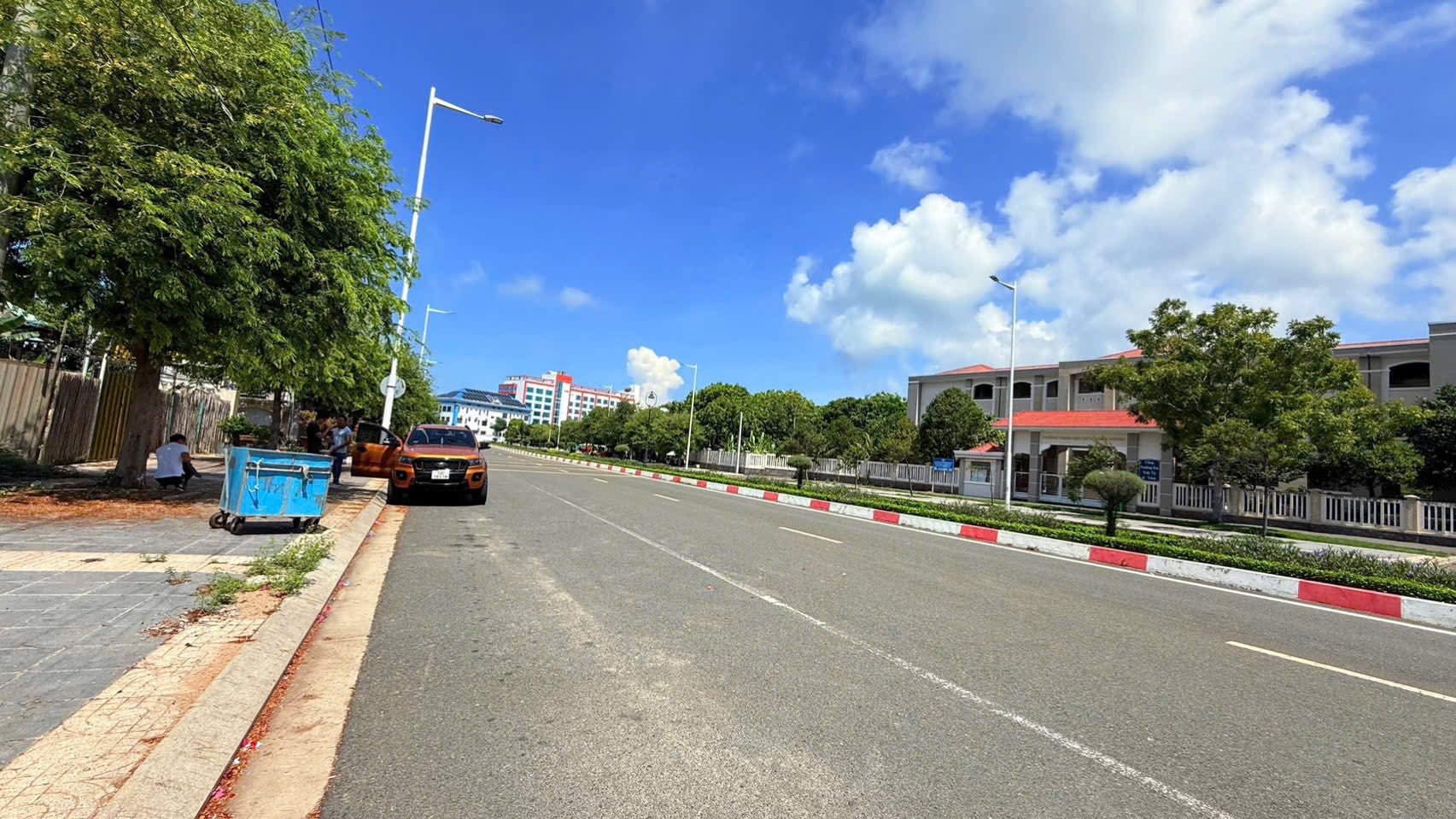 Mặt tiền Nguyễn Chí Thanh 507m2, cách biển 500m, giá 33 triệu/m2