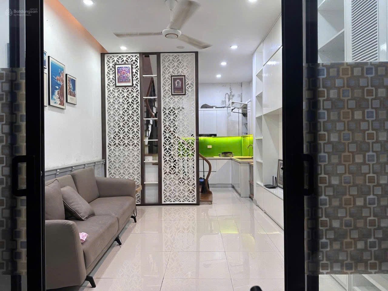 Cho thuê nhà xinh full đồ, 4 tầng 30m², Đống Đa, sẵn ở ngay