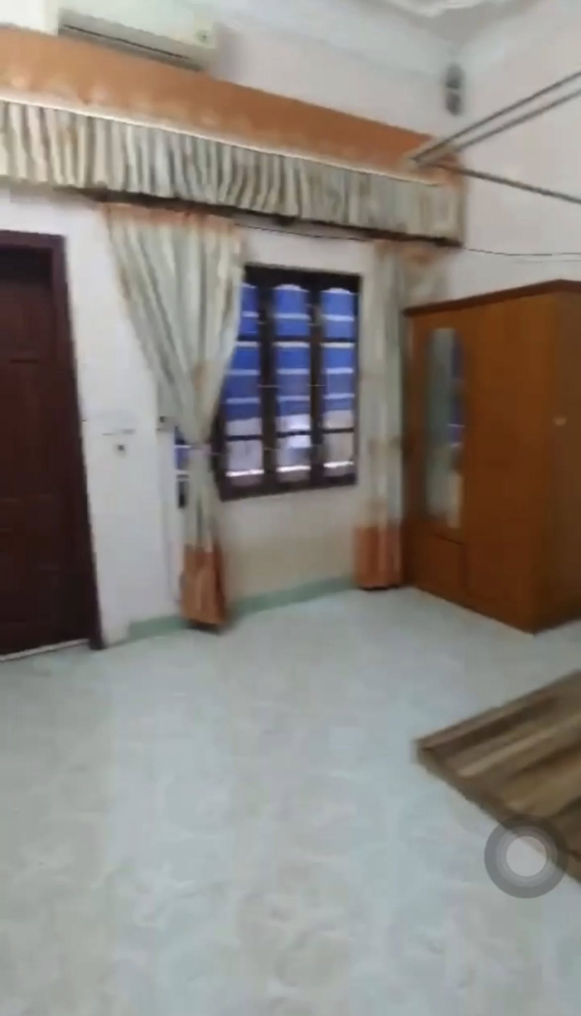 Cho thuê nhà 40m2 x 4 tầng, 3 phòng ngủ tại Đường Láng, Đống Đa