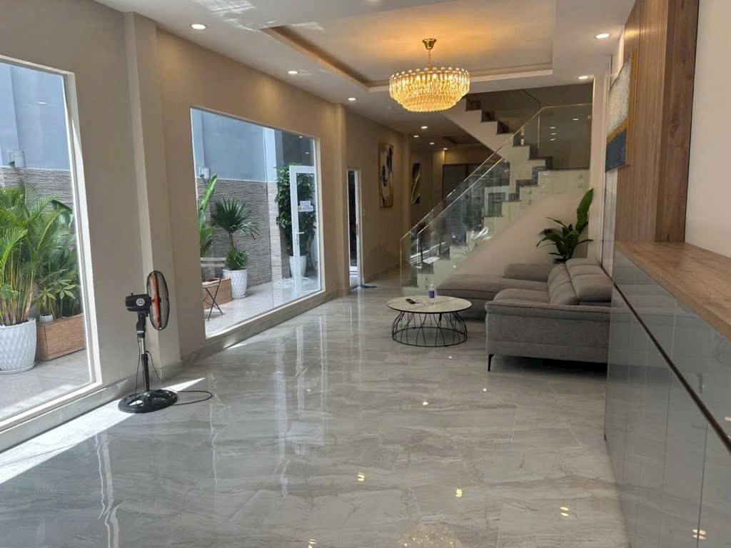 Nhà Lê Thị Riêng - trung tâm Quận Nhất - 6m x 18m - sổ hồng riêng