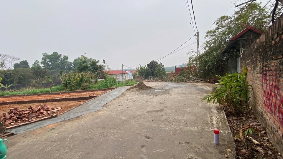 Đất Vĩnh Phúc 110m2, mặt tiền 5m, gần bể bơi, chợ, trường học