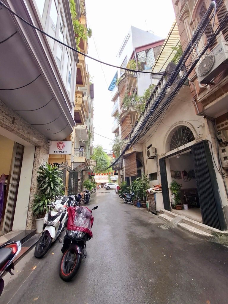 Nhà Đống Đa: 62m² mặt tiền 4.3m, 29 tỷ - Sống sang, kinh doanh đỉnh