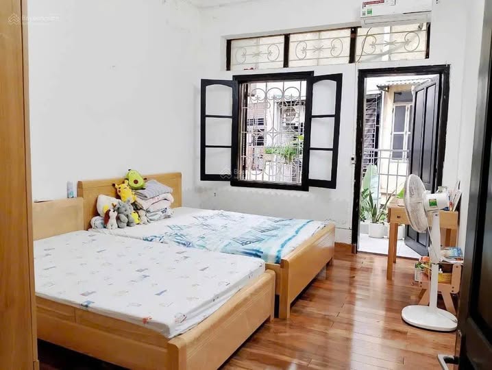 Bán nhà 54m² 3 tầng, 2 mặt ngõ ô tô tránh Bùi Xương Trạch, gần hồ điều hòa