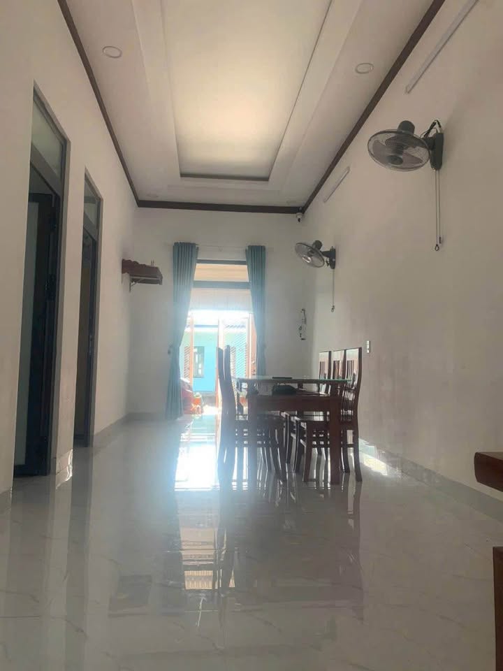 Nhà mới đẹp, xe bán tải lọt cửa, giá hời 1,6 tỷ