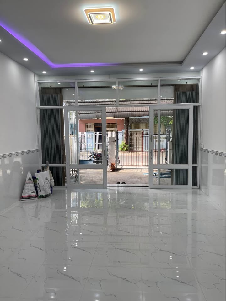 Nhà phố Hàm Nghi - Trung tâm sầm uất, 3.98 tỷ, 5x17m, 2 tầng, hướng Nam