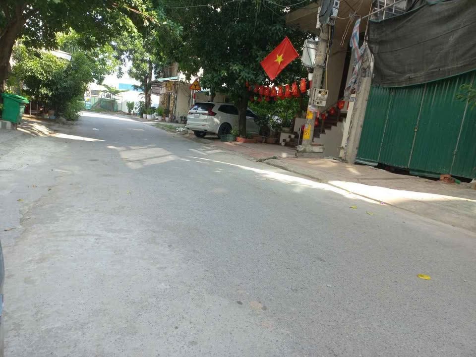 Bán đất Bắc Từ Liêm 50m2, 5.5m mặt tiền, ô tô tránh, gần trung tâm hành chính