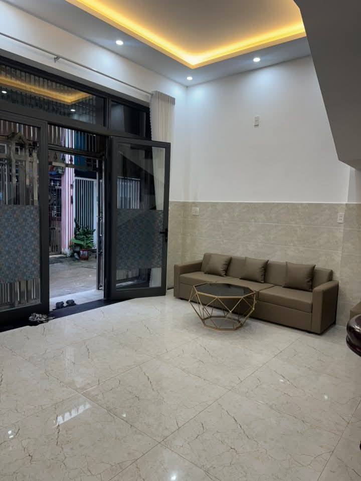 Chính chủ bán gấp nhà 50m2 Trần Cao Vân, Hội An, có sân đỗ ô tô riêng