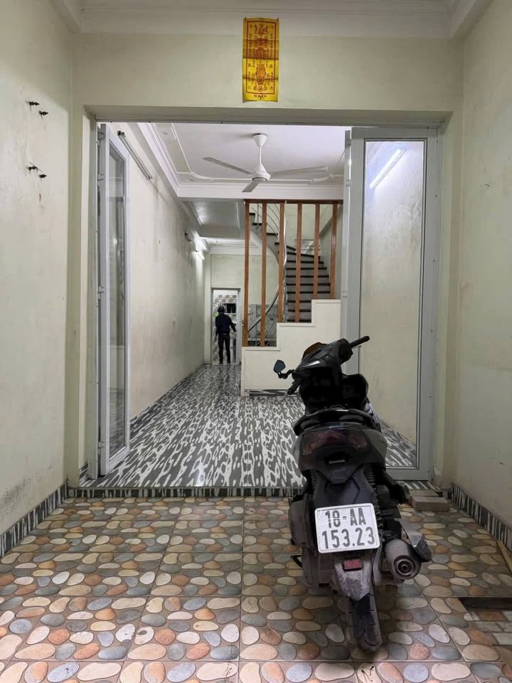 Nhà 2.5 tầng ấm cúng tại Văn Miếu, diện tích 46m2, 2 phòng ngủ