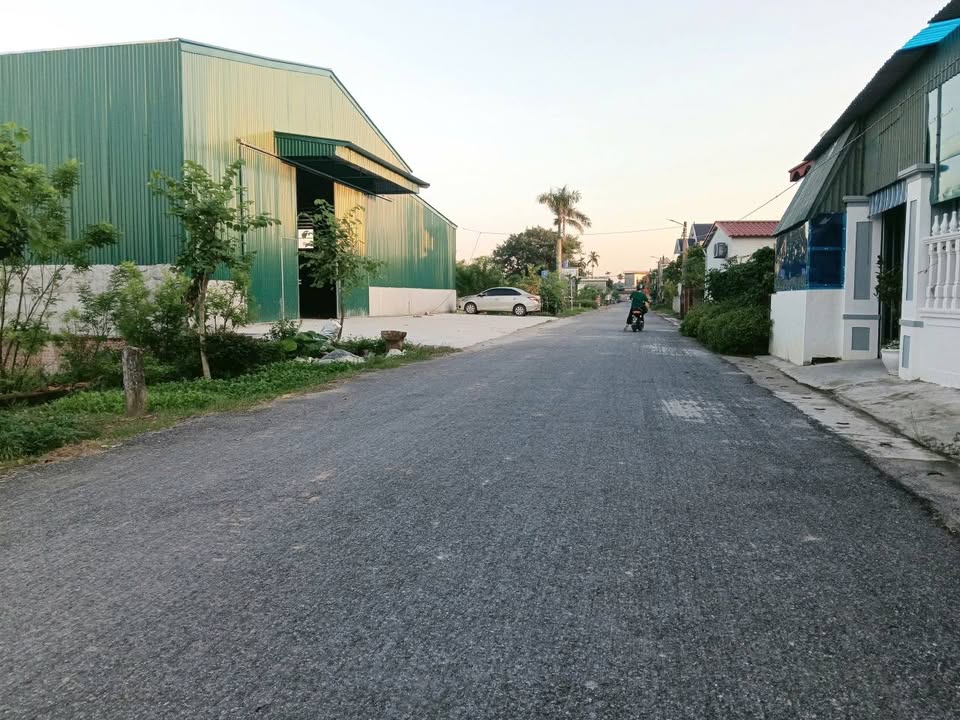 Đất vàng Quỳnh Hoa 100m2 mặt tiền rộng, gần trung tâm, giá hời