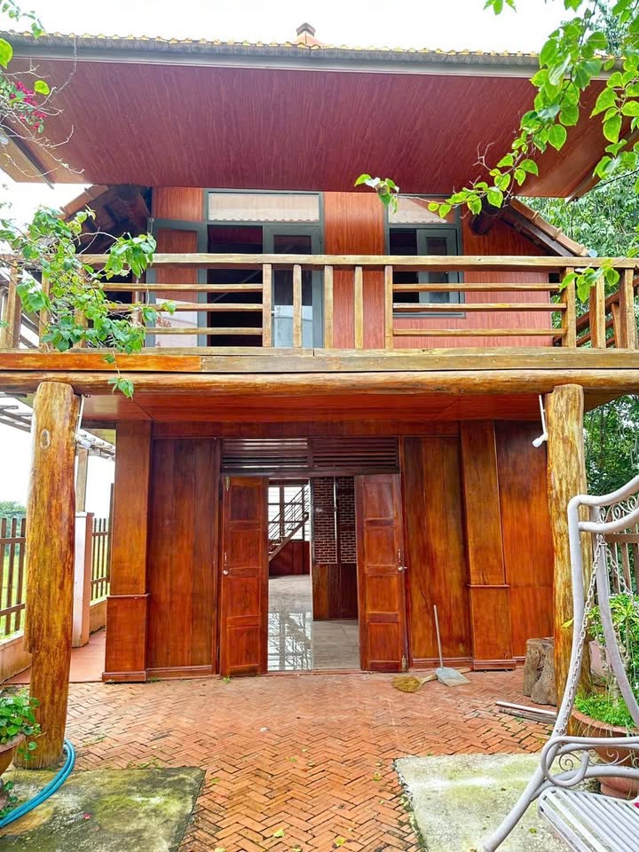 Nhà vườn 1,65 tỷ view đồng thơm lừng, sân đậu ô tô rộng rãi