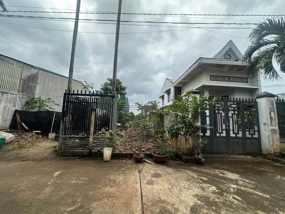 Bán đất hẻm Đinh Núp, Buôn Ma Thuột - 105m2, ô tô thoải mái