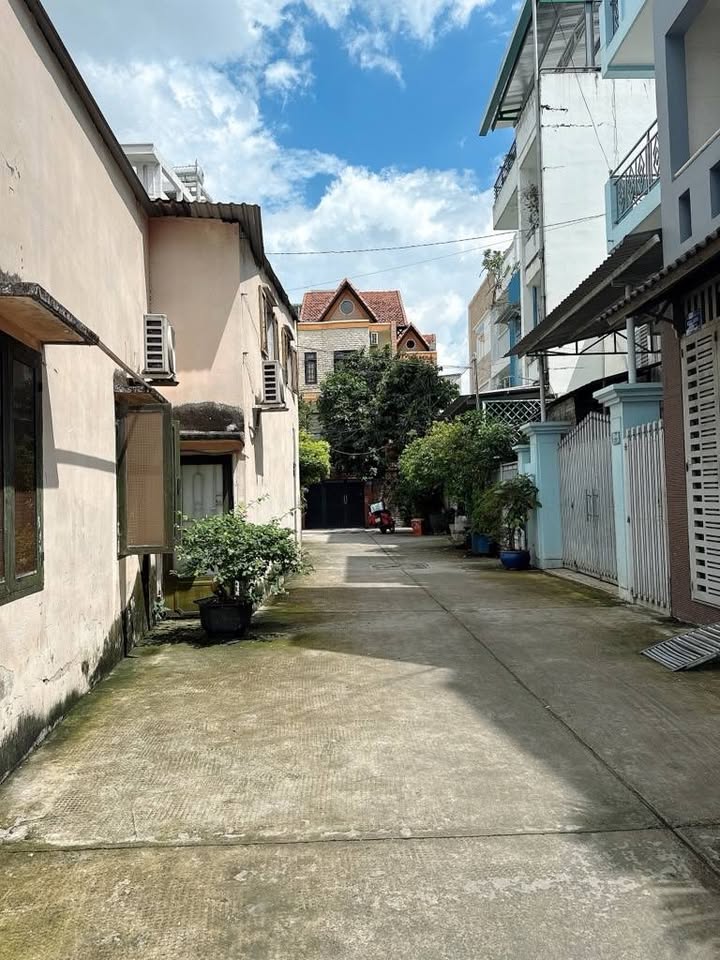 Nhà 4 tầng đường Lê Quang Định, hẻm xe hơi quay đầu, 5 ngủ khép kín