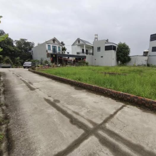 Đất lô góc Phú Diễn mặt tiền 6m siêu rộng, ngõ thông thoáng