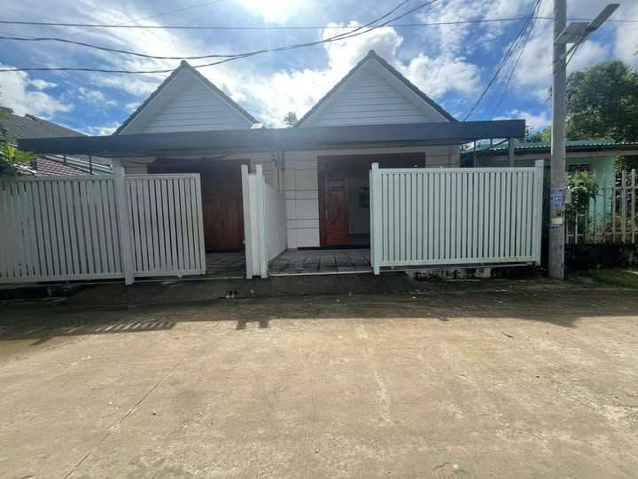 Nhà Phú Quốc 2.5 tỷ - Xây mới, 2 ô tô tránh, sẵn sổ đất ở