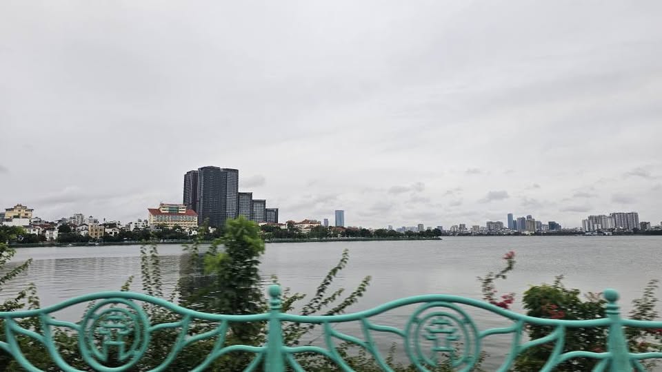 Mảnh đất vàng view Hồ Tây xây tòa văn phòng, kinh doanh bất tận