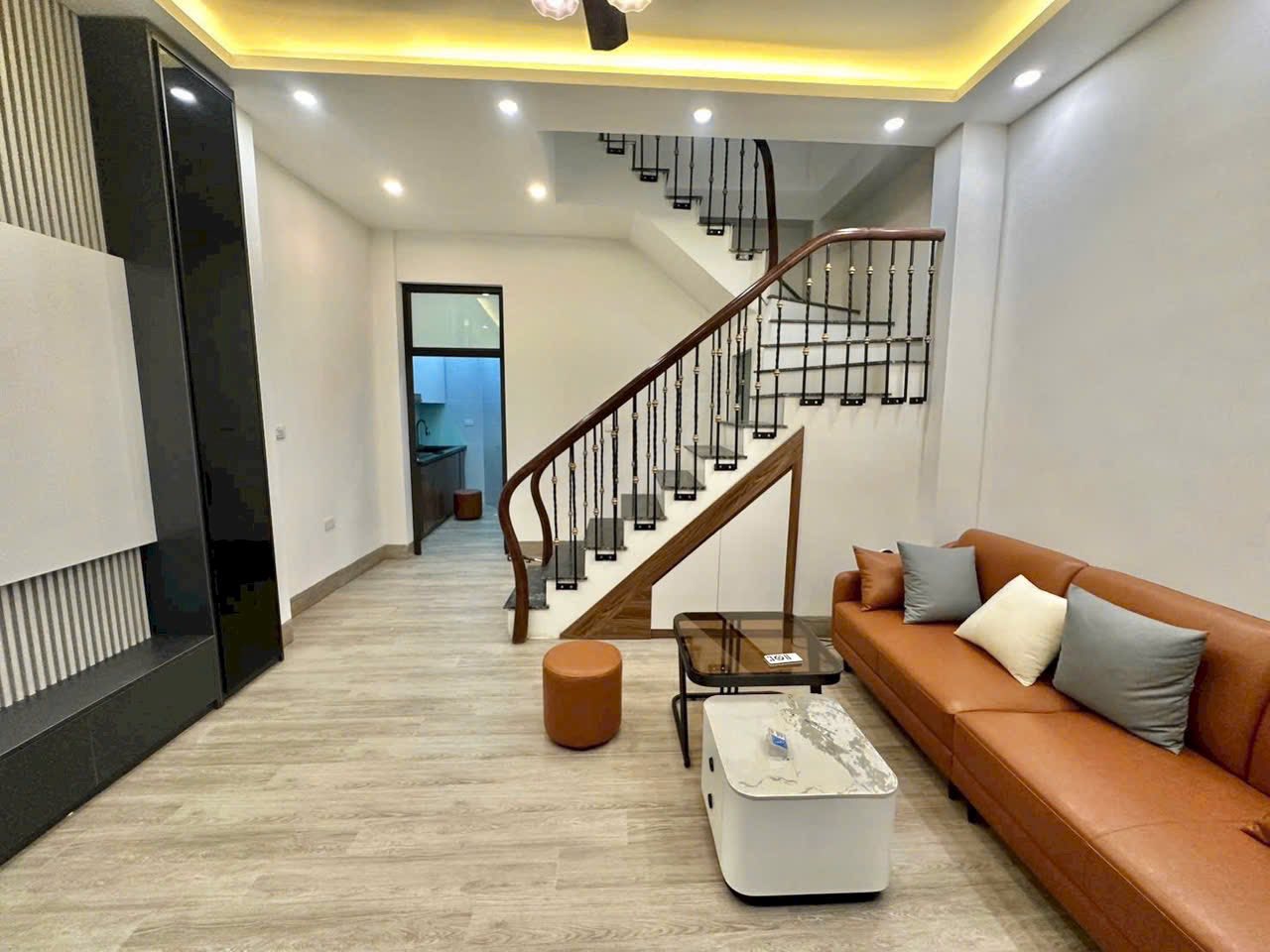 Nhà Tôn Đức Thắng 30m2, 3 phòng ngủ, ngõ rộng, giá chỉ 6 tỷ