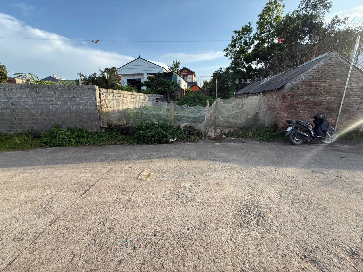 Bán đất 205m2 Đông Yên, Quốc Oai, Hà Nội - View sông hồ thoáng mát, ngõ ô tô tránh