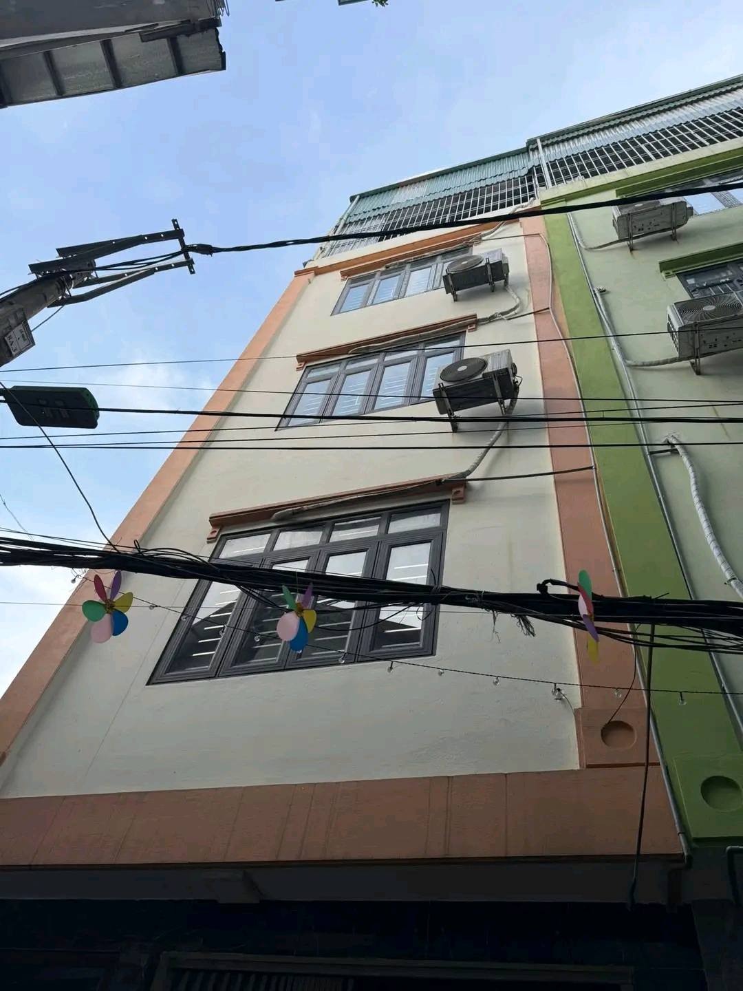 Nhà Cầu Giấy 7 tỷ - Ngõ 4m thông thoáng, vị trí đắc địa hiếm có