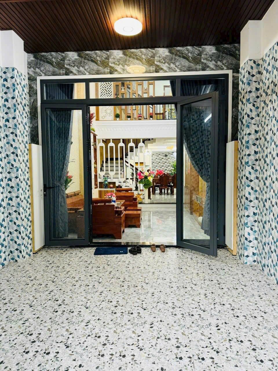 Cho thuê nhà nguyên căn 5 tầng, hẻm xe hơi, Gò Vấp