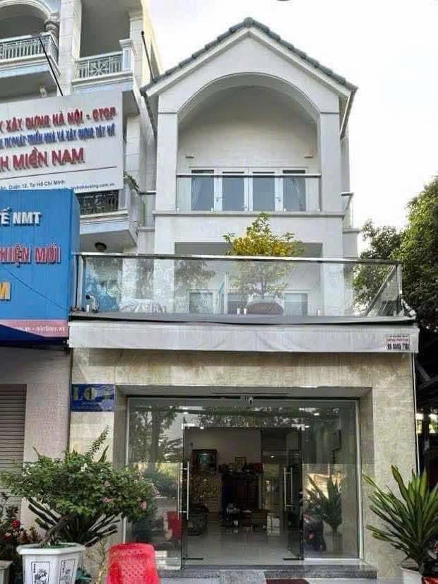 Nhà mặt tiền Lê Thị Riêng, Quận 12 - 78m2, 3 lầu, vỉa hè 10m, kinh doanh sầm uất