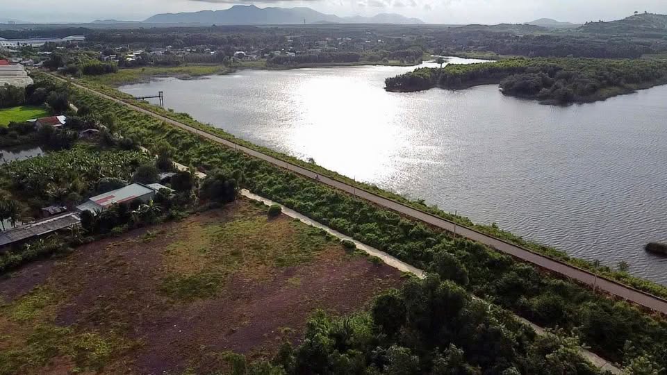 Đất vàng Long Tân - 1.8 sào hồng riêng, mặt tiền ô tô