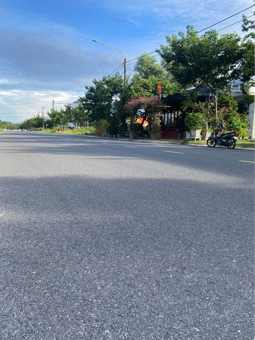 Chính chủ bán gấp đất mặt tiền Trường Chinh, trung tâm Thị Trấn Ái Tử, giá rẻ nhất thị trường chỉ 1.3 tỷ