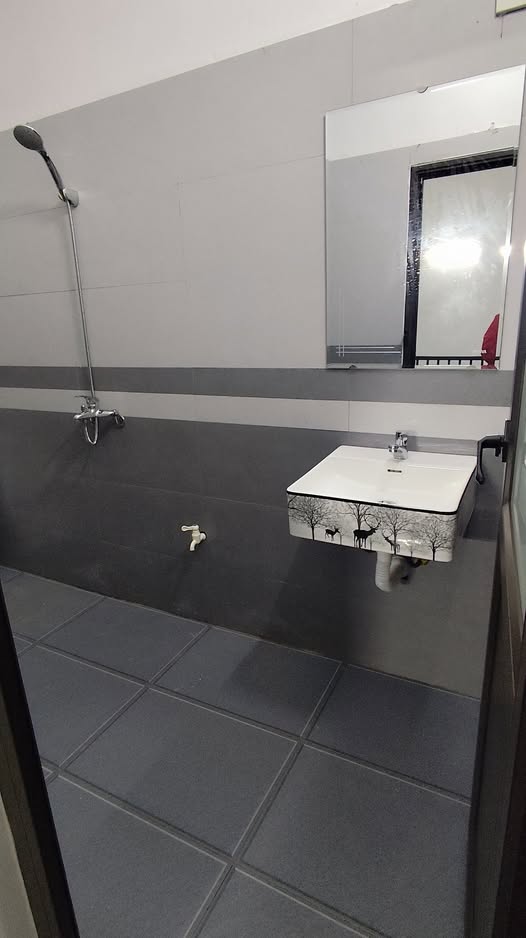 Bán nhà 2 tầng mới xây, 70.8m2, mặt tiền 5.01m, ngõ Trần Quang Khải, Nam Định