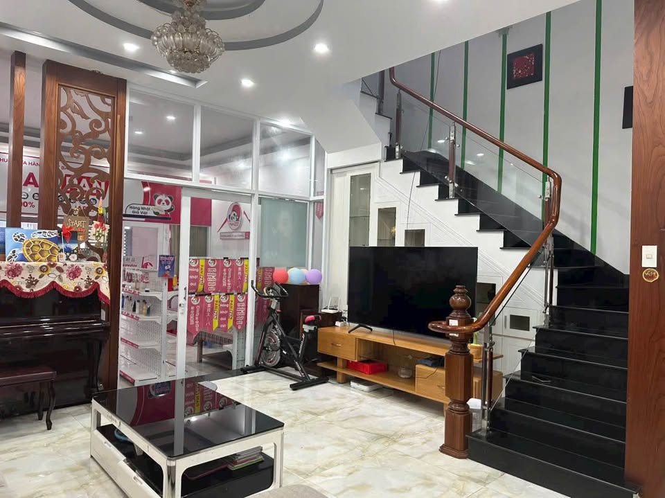 Nhà mặt tiền cấp 4 Vĩnh Điềm Trung 108m2, 3 ngủ, 9.5 tỷ - Sắm nội thất xịn, ở ngay