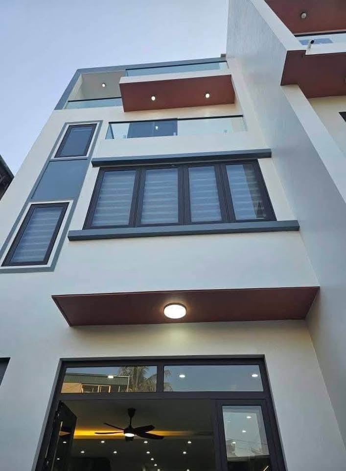 Ngôi nhà 4 tầng mơ ước tại Cao Thắng, Hạ Long 63m2, mặt tiền 5.5m, sân vườn rộng 60m2