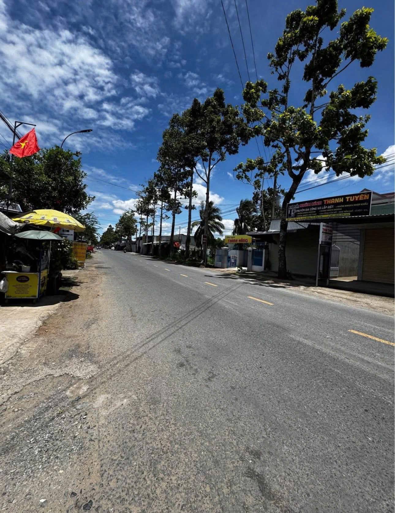 Nhà mặt tiền lộ vườn tiêu, giảm sốc 500 triệu, chốt ngay 1.7 tỷ