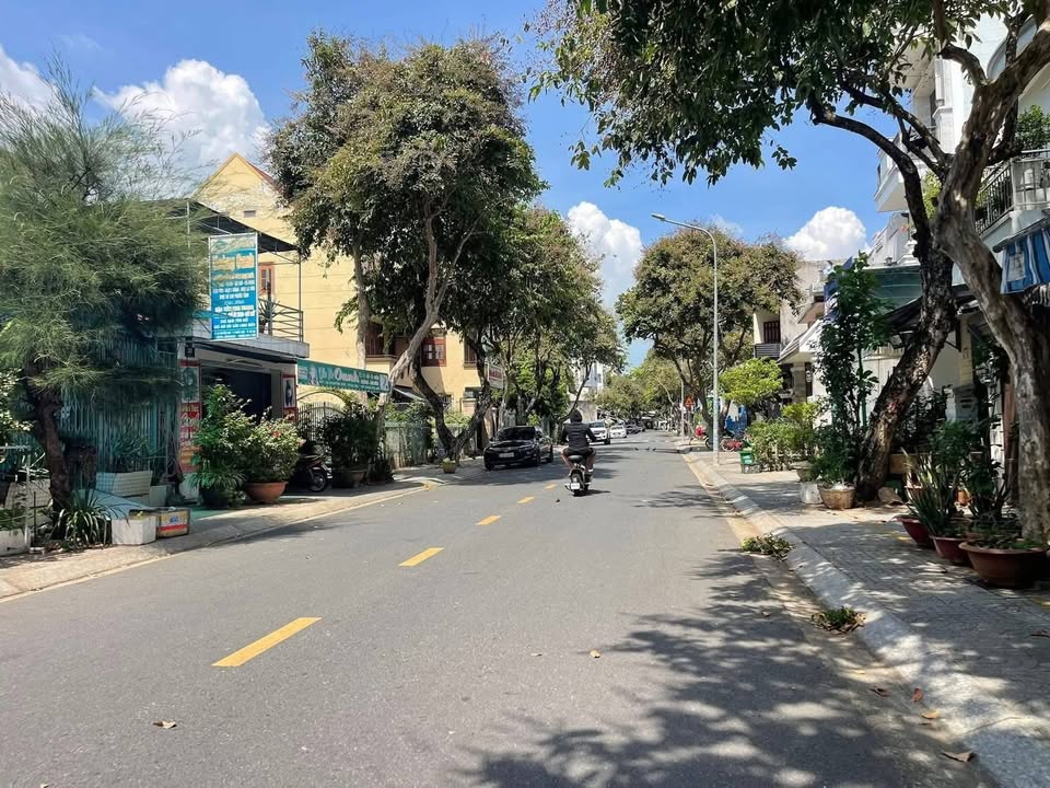 Nhà cấp 4 Nguyễn Huệ 4.8 tỷ, 4 ngủ, sẵn ở ngay