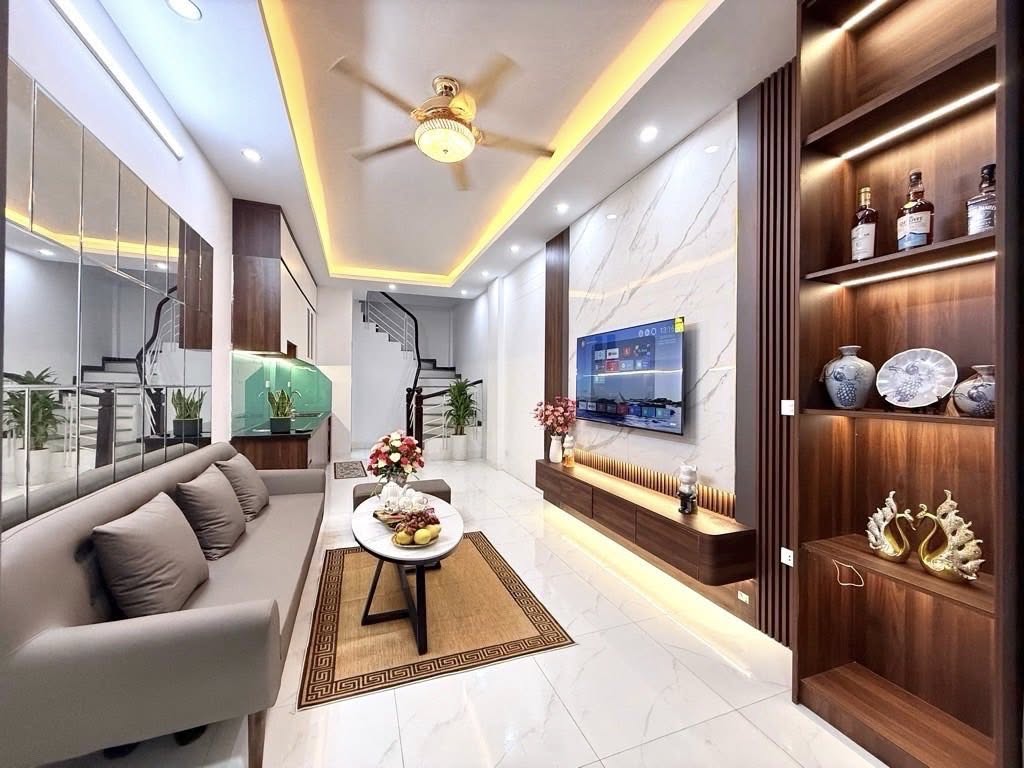 Nhà Khương Đình - Thanh Xuân 32m², 5 tầng, 8.5 tỷ, vài bước ra ô tô