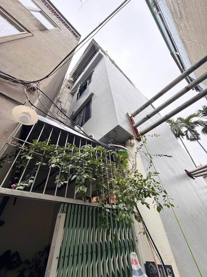 Nhà đẹp trung tâm Hoàng Mai, dân xây xịn sò, cách ô tô bước chân!