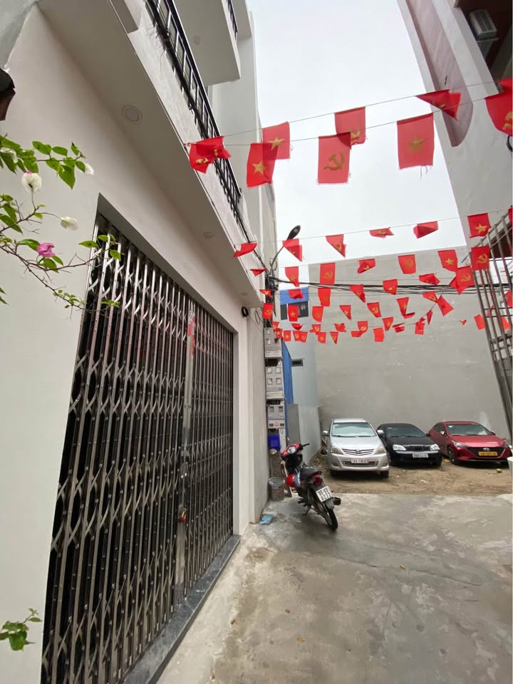 Nhà 3 tầng 45m2 mặt ngõ ô tô Tô Hiến Thành, 2.15 tỷ