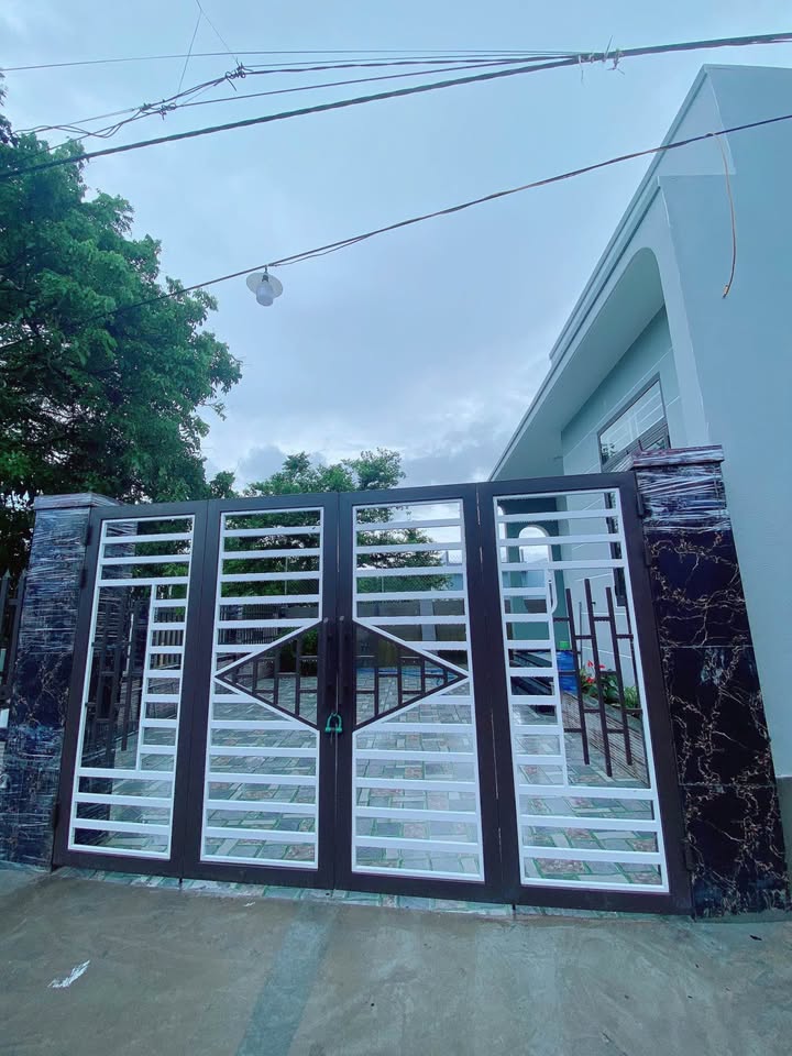 Cần bán gấp căn nhà cấp 4 mới xây kiên cố, tọa lạc tại kiệt 86 thông Đại Nam - Khải Định