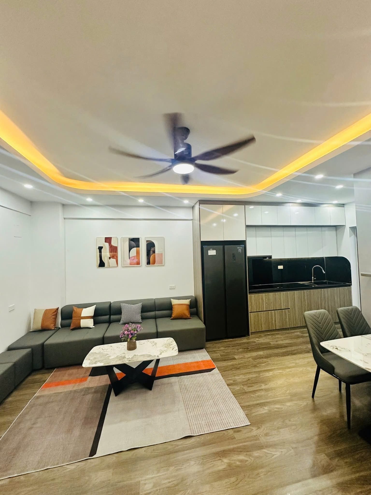 Bán gấp căn hộ 2 ngủ full nội thất, 68m2 tại CT4B Bắc Linh Đàm, giá nhỉnh 5 tỷ