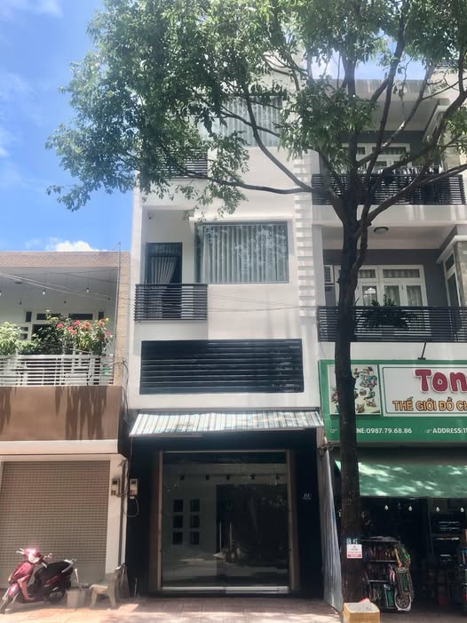 Cho thuê mặt bằng kinh doanh đắc địa mặt tiền Trần Phú, Buôn Ma Thuột