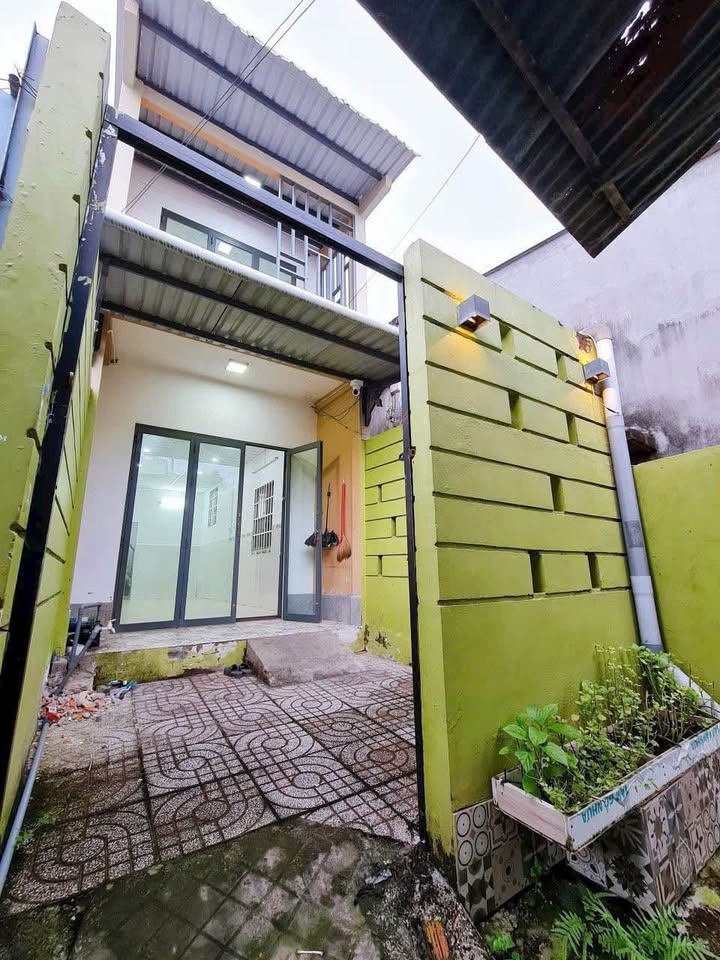 Cơ hội sở hữu ngay căn nhà trệt lầu kiên cố tại hẻm 1 Bế Văn Đàn