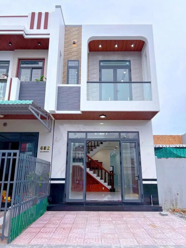 Nhà Tân Uyên 4.5x16m, 3 ngủ, sổ riêng, giá hời hay hớ?