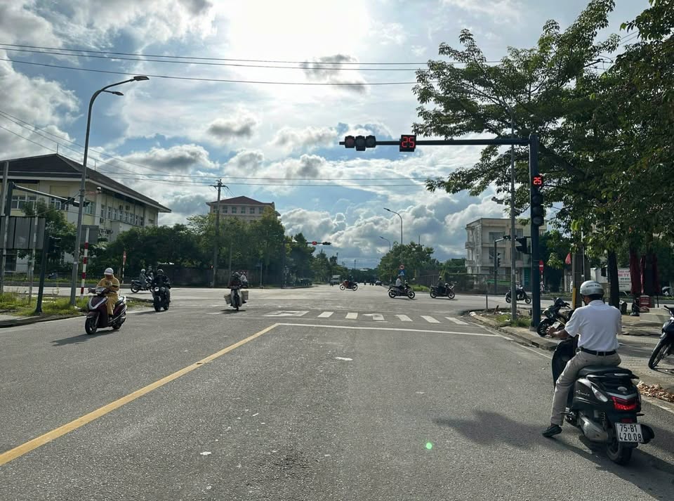 Mảnh đất Vỹ Dạ - Lộ giới 12m, gần Sân bóng Monaco